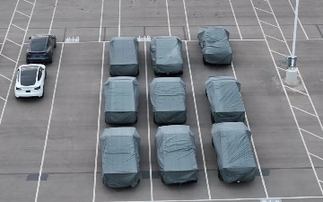 Товарные Tesla Cybertruck начали скапливаться на стоянке готовых машин 