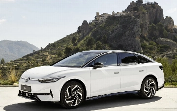 В сети показали фото электрического универсала ID.7