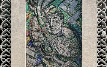 В Ташкенте демонтировали мозаичное панно со сносимого здания газетного корпуса