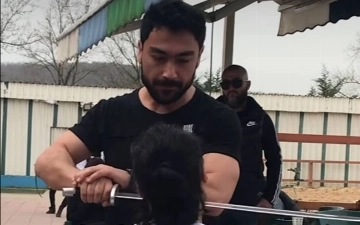 Адиз Раджабов показал подготовку к новым съемкам 