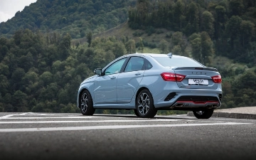В сети появились живые фото новой LADA Vesta Sportline
