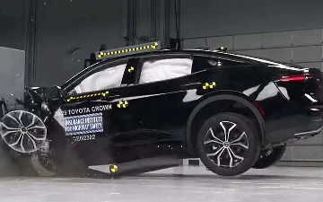 Премиальный Toyota Crown показал практически идеальный уровень безопасности