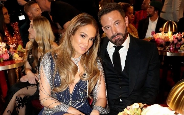 Дженнифер Лопес разозлилась на папарацци