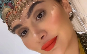 Марьям Тилляева перевоплотилась в художницу Фриду Кало