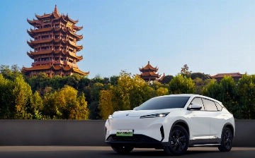 DongFeng презентовал свой первый электрический кроссовер