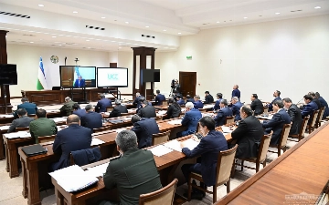 Шавкат Мирзиёев уволил руководителей Карманинского района, игнорировавших кражу электричества