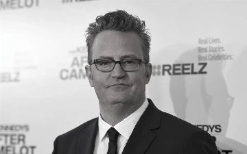 «Он причинял такую боль»: бывшая невеста Мэттью Перри впервые высказалась про отношения с ним