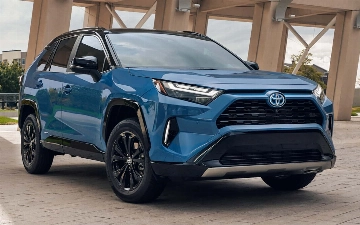 Toyota отзывает почти 2 млн автомобилей