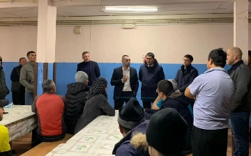 В России у 100 узбекистанцев отобрали паспорта: их заставили работать бесплатно