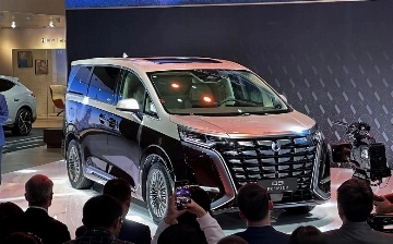 В Китае презентовали Denza D9 