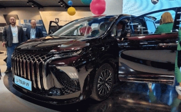 DongFeng официально показал свой новый минивэн Forthing U-Tour V9