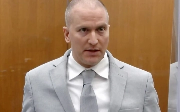 Убийцу Джорджа Флойда тяжело ранили в тюрьме