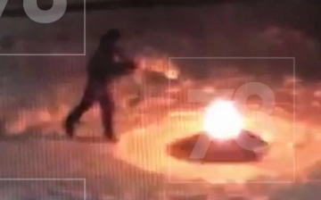 Трое подростков из Узбекистана потушили «Вечный огонь» в России