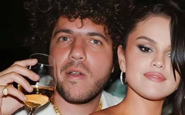 Селена Гомес защищает своего бойфренда Бенни Бланко от хейта