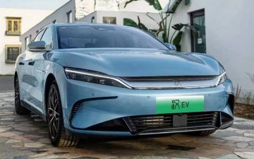 BYD подарил автомобиль мужчине, который «живет в дороге»