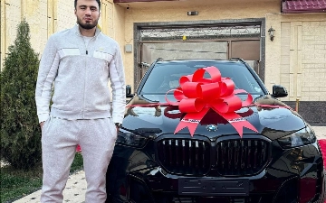 Глава IBA подарил олимпийскому чемпиону Баходиру Джалолову BMW X5 на свадьбу