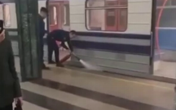 В ташкентском метро произошел пожар под поездом