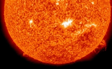 На Солнце произошла мощная вспышка