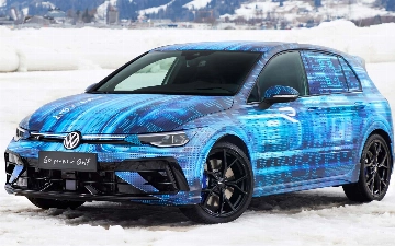 Volkswagen показал новейший полноприводный Golf R