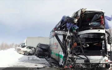 На трассе «Алматы — Ташкент» произошло ДТП с участием 26 машин