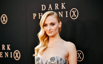 Софи Тернер впервые вышла в свет с новым бойфрендом