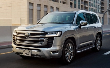 Toyota снова начала производство Land Cruiser 300 и Lexus LX