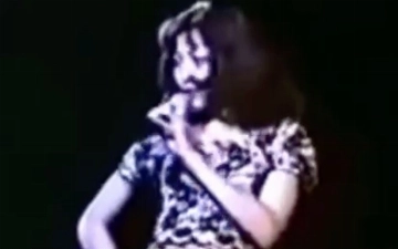 Появилось видео с выступления Лолы Юлдашевой, когда ей было 13 лет