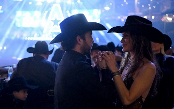 Белла Хадид переехала ради бойфренда-ковбоя в Техас