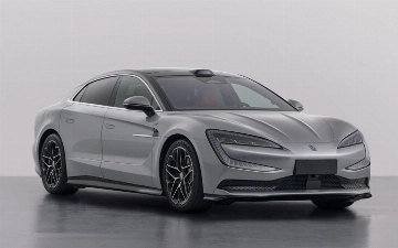 В сети показали салон новейшего суперкара BYD YangWang U7