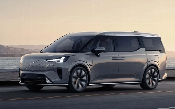 В Китае стартовали продажи первого электрического минивэна Volvo
