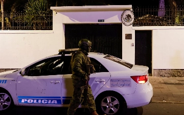 Мексика разорвала дипотношения с Эквадором после штурма ее посольства