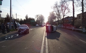 Под Ташкентом водитель Lacetti влетел в поворачивающий Damas, есть пострадавшие