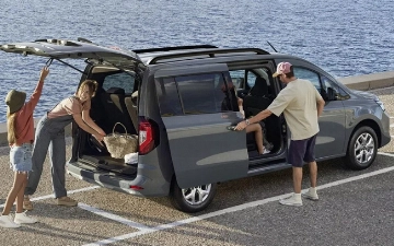 Nissan презентовал семиместный компактвэн Townstar Evalia