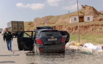 В Сурхандарье водитель Tracker влетел в припаркованный грузовик, погибли пять человек