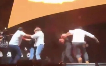 В Мексике обрушилась сцена на предвыборном митинге, есть погибшие и пострадавшие