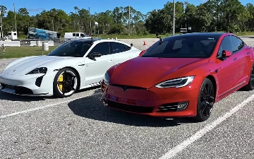 Porsche заплатит $4,5 тысячи за переход с Tesla на Taycan