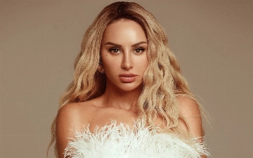 «Выбила микрофоном два передних зуба»: Anna Asti рассказала об ужасном инциденте на концерте