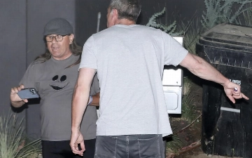 Бэн Аффлек набросился на папарацци возле собственного дома