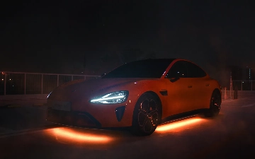 Xiaomi выпустила фирменную подсветку для SU7