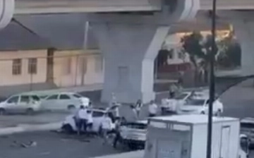 В Ташкенте столкнулись несколько автомобилей, пострадали три человека