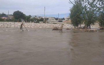 В Андижане обнаружили тела еще двух кыргызстанок, унесенных селем