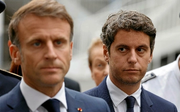 Макрон все-таки принял отставку премьера Франции Атталя