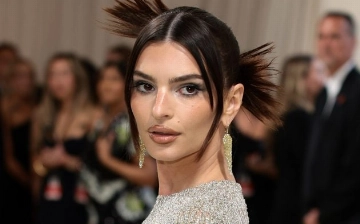 «Это абсурд»: Эмили Ратаковски раскритиковала космический полет с участием Кэти Перри