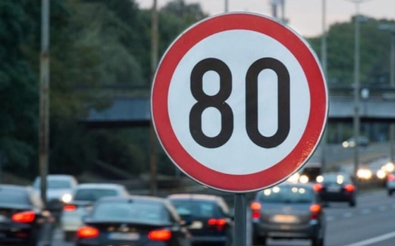 На некоторых дорогах Ташобласти разрешенную скорость движения авто снизили до 80 км/ч
