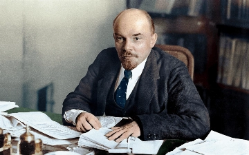 Кто из знаменитостей родился 22 апреля