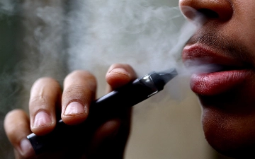 Сенат Узбекистана одобрил запрет на электронные сигареты