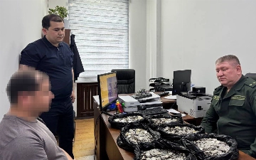 Хотел, чтобы бывшая жена все пересчитала: житель Джизака выплатил алименты монетами