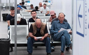 В Узбекистане депортированные мигранты будут возмещать траты на возвращение