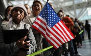США выслали первых нелегалов по программе «самодепортации»
