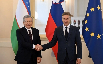 Шавкат Мирзиёев встретился с премьером Словении Робертом Голобом